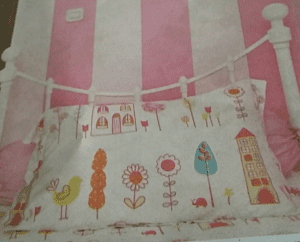 Dinding Motif Garis