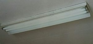 Mengganti Lampu Rusak